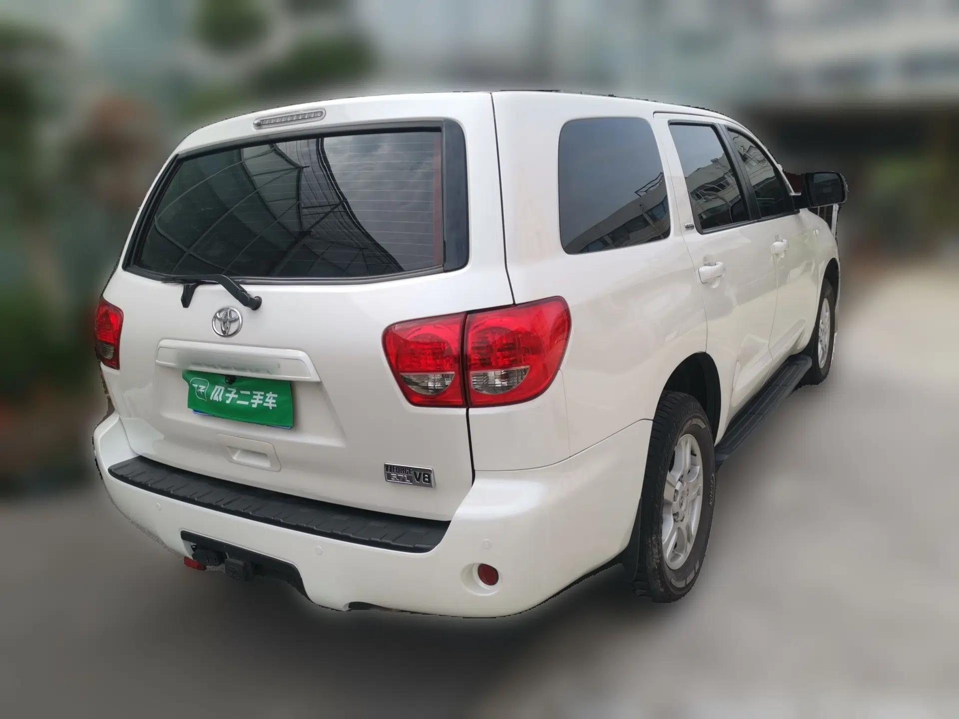 Toyota Sequoia 2015 Redwood 5.7L automatic 7-seater — миниатюра 6