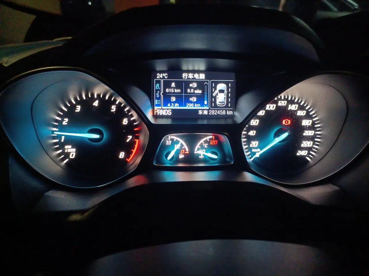Ford Kuga 2013 2.0L GTDi Four-Wheel Drive Premium Model — миниатюра 11