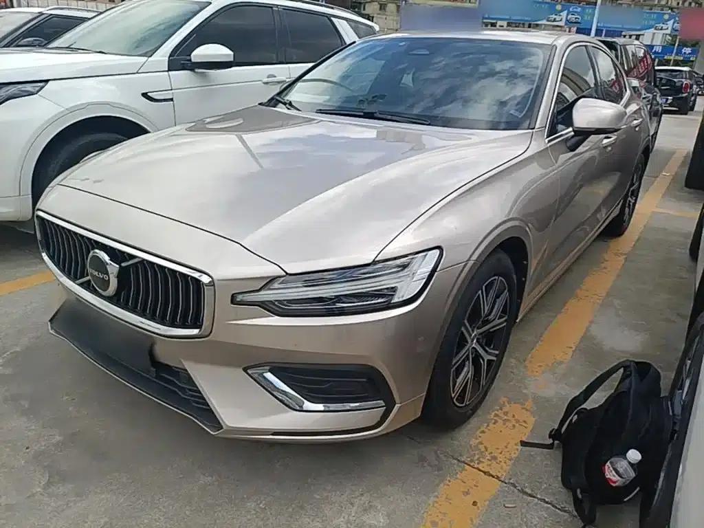 2023 Volvo S60 B4 Smart Luxury Edition — миниатюра 2