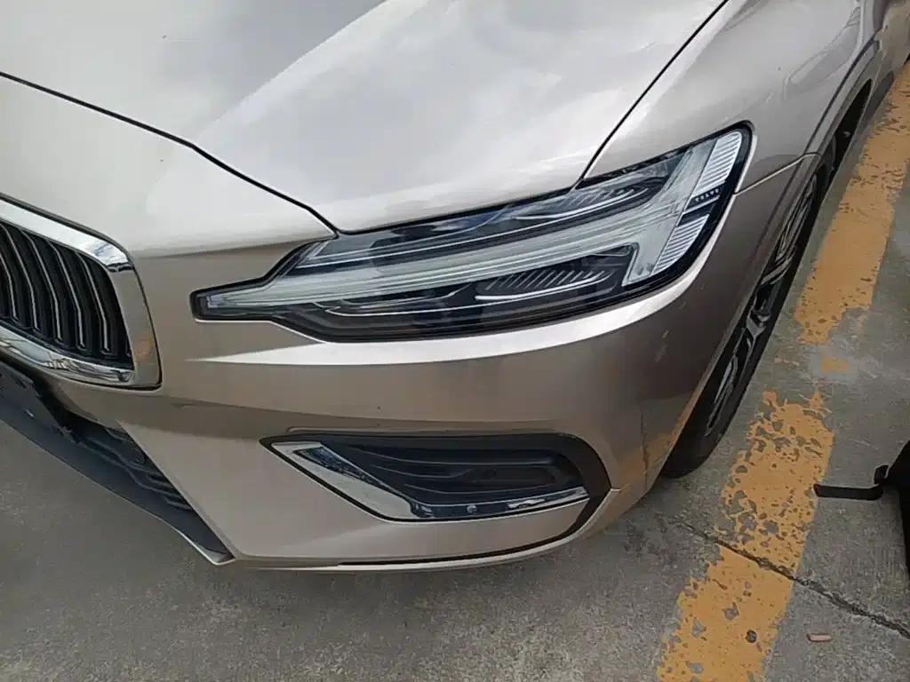 2023 Volvo S60 B4 Smart Luxury Edition — миниатюра 24