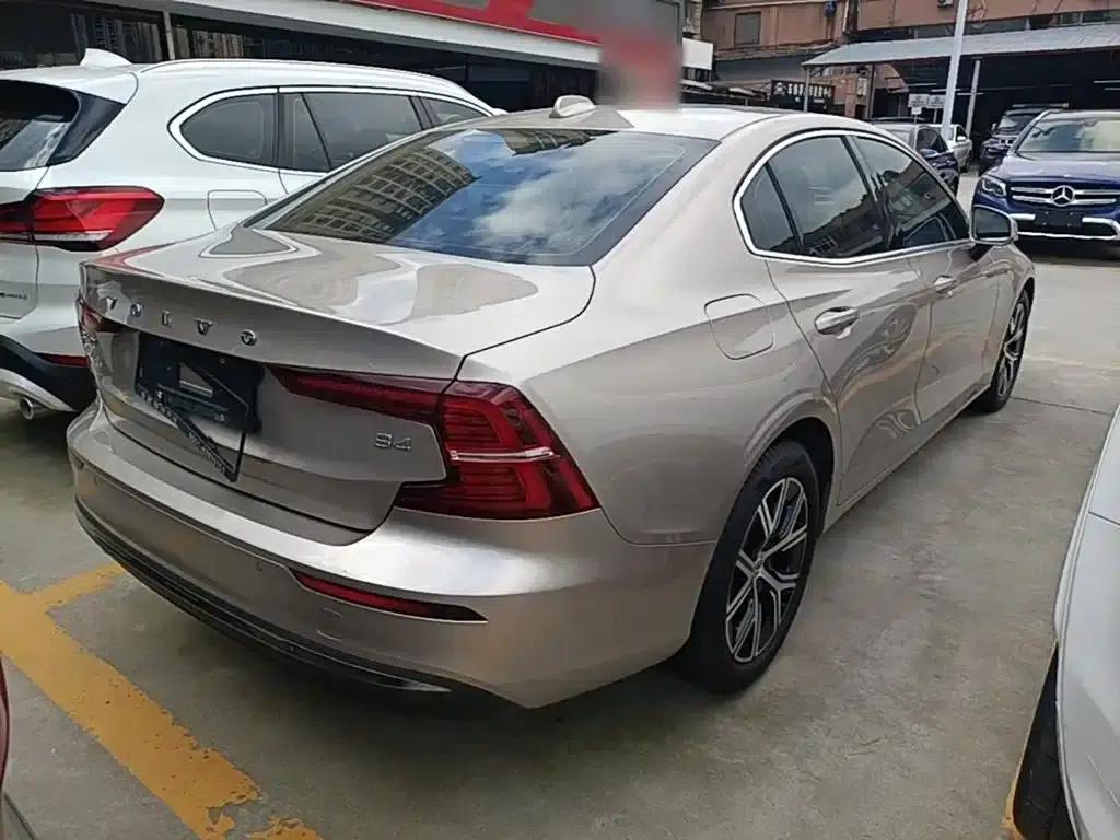 2023 Volvo S60 B4 Smart Luxury Edition — миниатюра 7
