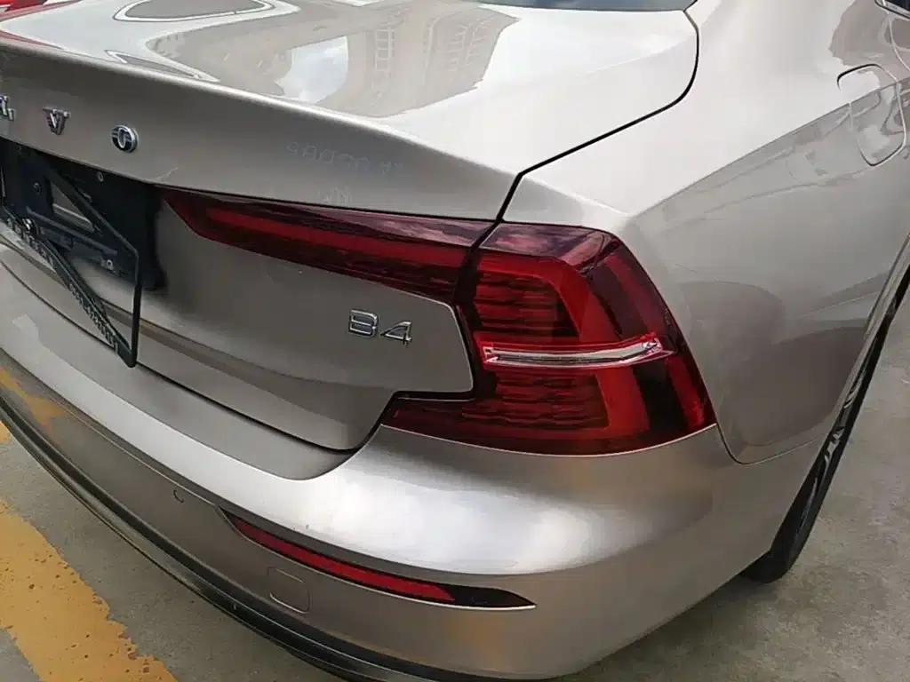 2023 Volvo S60 B4 Smart Luxury Edition — миниатюра 8