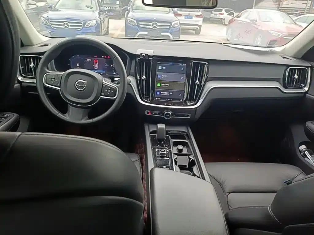 2023 Volvo S60 B4 Smart Luxury Edition — миниатюра 10