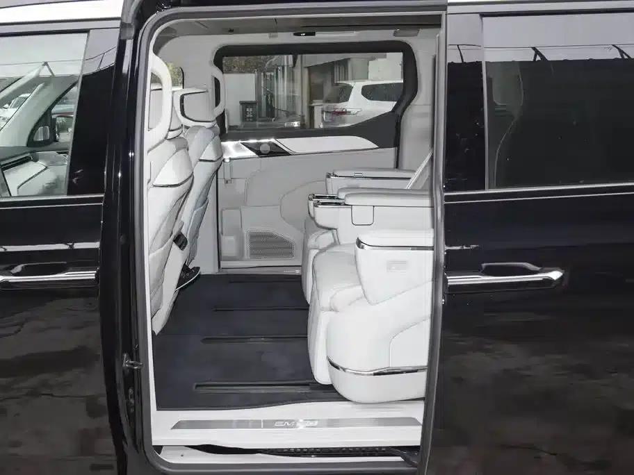 Volvo EM90 2025 Ultra 6-seater — миниатюра 6