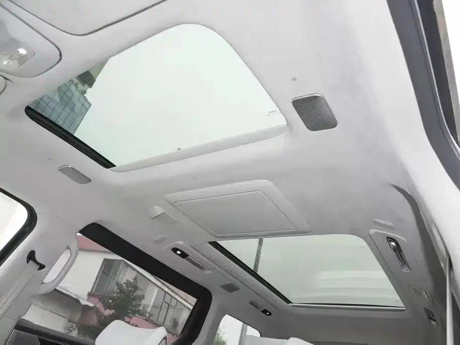 Volvo EM90 2025 Ultra 6-seater — миниатюра 7