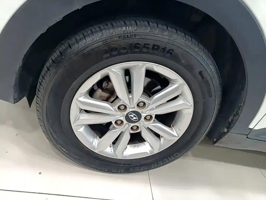 Beijing Hyundai ix25 2015 1.6L Automatic 2WD Fashion GS — миниатюра 23