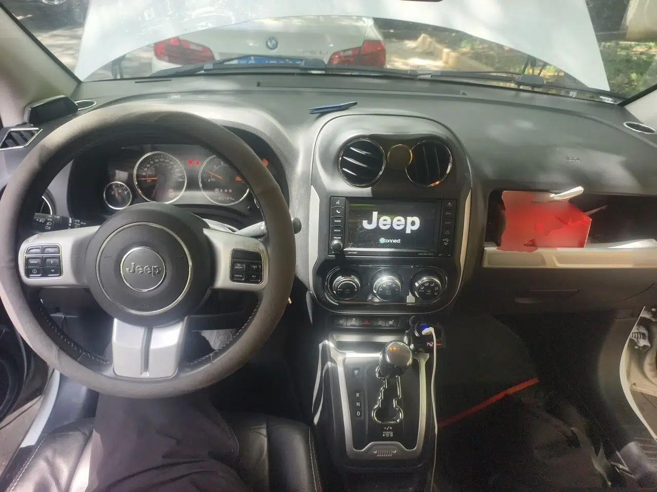 Jeep Compass 2014 2.0L two-wheel drive luxury version — миниатюра 9