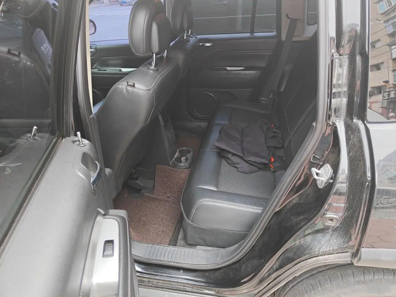 Jeep Compass 2014 Revised Version 2.4L Four-Wheel Drive Comfort Edition — миниатюра 17