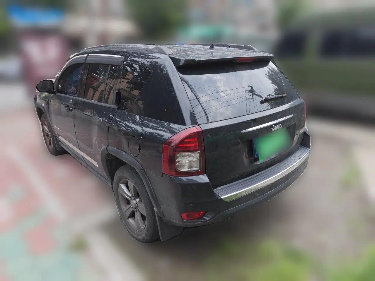 Jeep Compass 2014 Revised Version 2.4L Four-Wheel Drive Comfort Edition — миниатюра 4