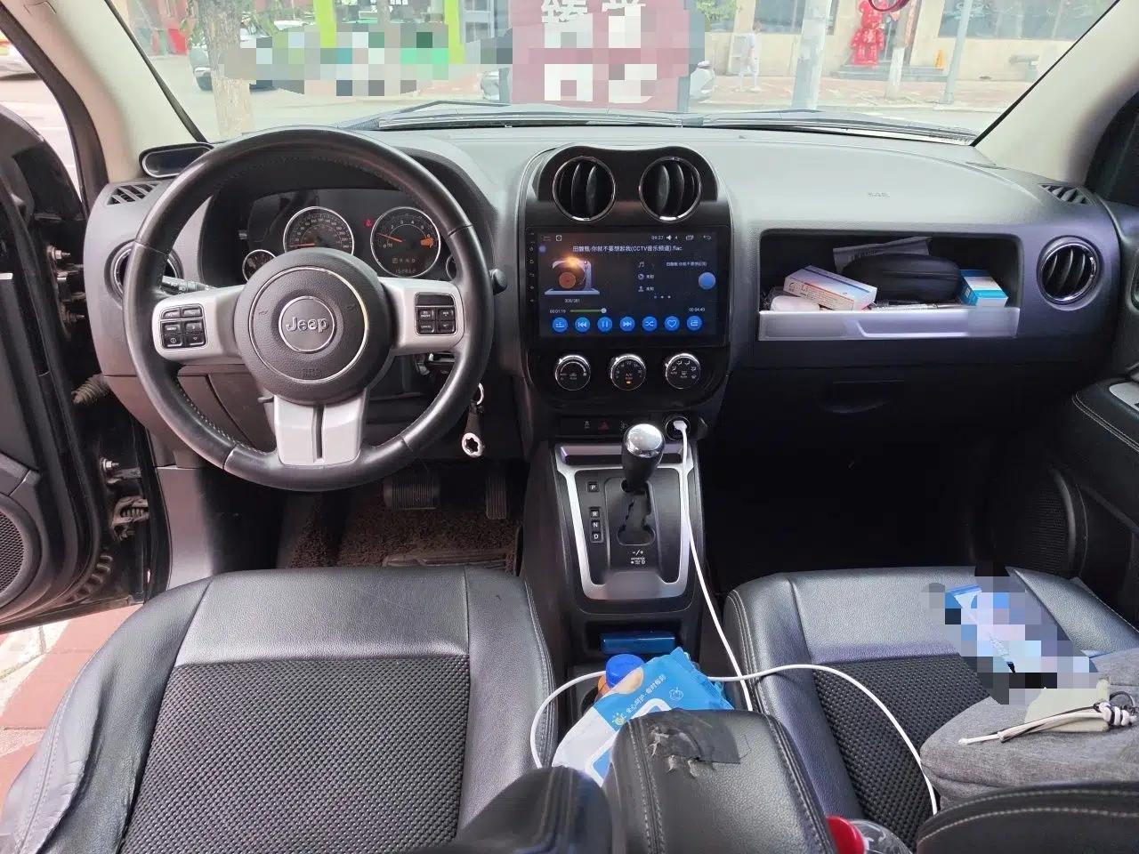 Jeep Compass 2014 Revised Version 2.4L Four-Wheel Drive Comfort Edition — миниатюра 9