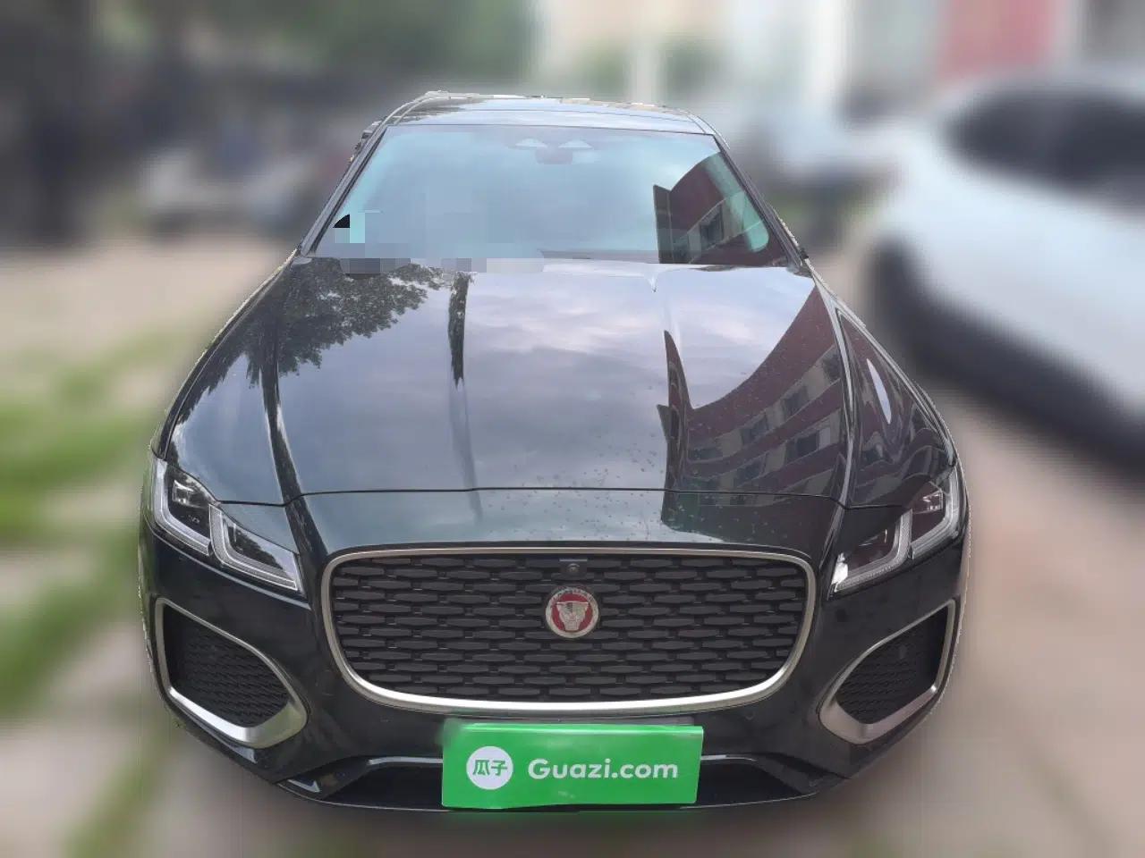 Jaguar XFL 2025 Model—2.0T P250, Two-Wheel Drive, Premium Luxury Edition — миниатюра 2