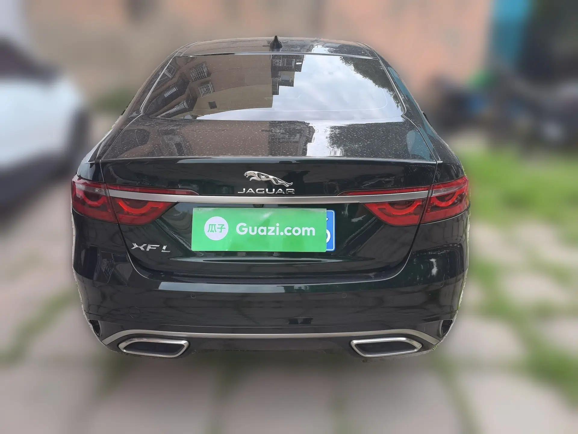 Jaguar XFL 2025 Model—2.0T P250, Two-Wheel Drive, Premium Luxury Edition — миниатюра 5