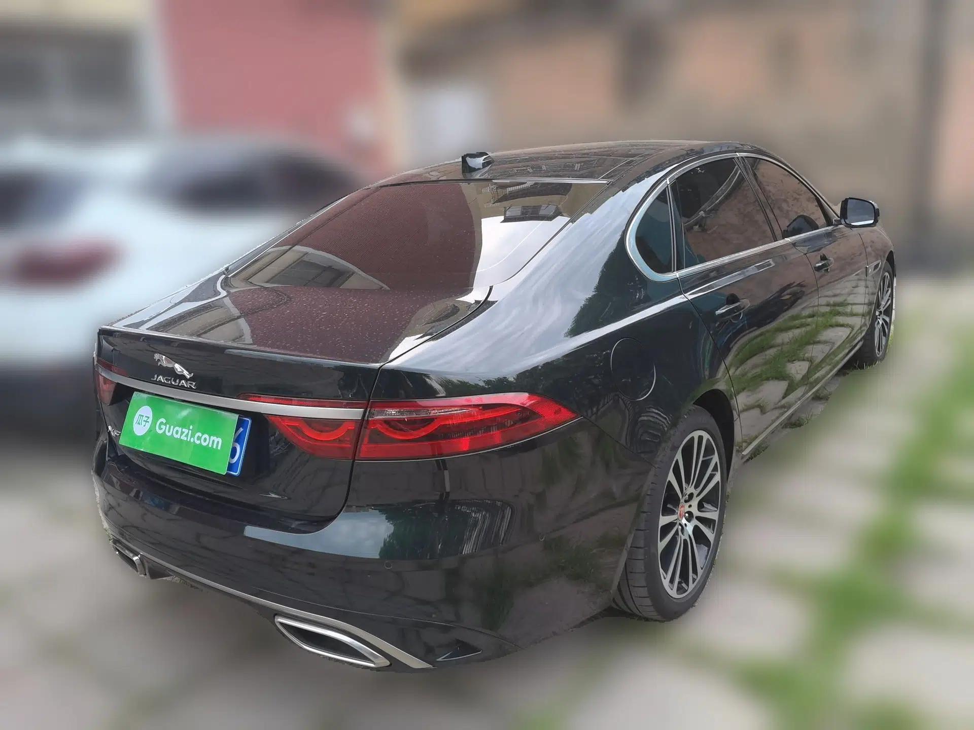 Jaguar XFL 2025 Model—2.0T P250, Two-Wheel Drive, Premium Luxury Edition — миниатюра 6