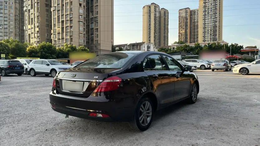 Geely Auto Emgrand 2017 Sedan Million Edition 1.5L CVT Upward Version — миниатюра 6