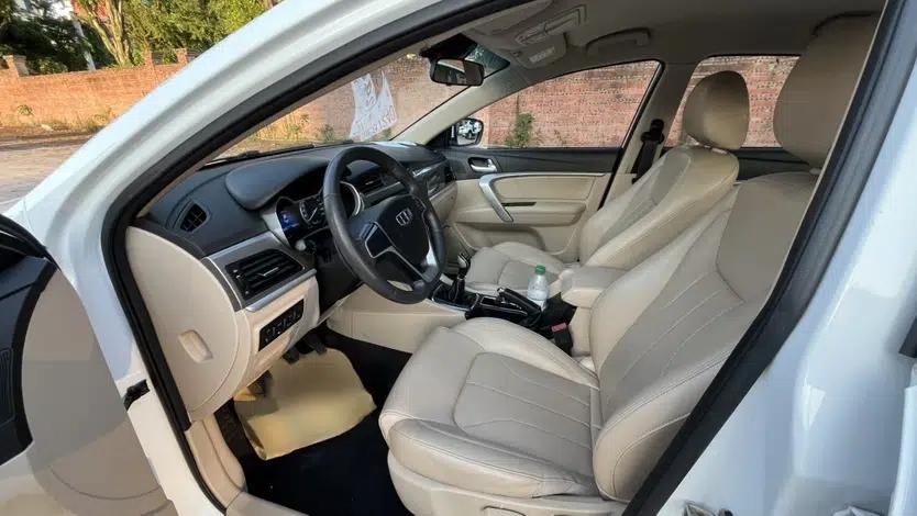 Geely Auto Emgrand 2017 Sedan Million Edition 1.5L Manual Luxury Model — миниатюра 9