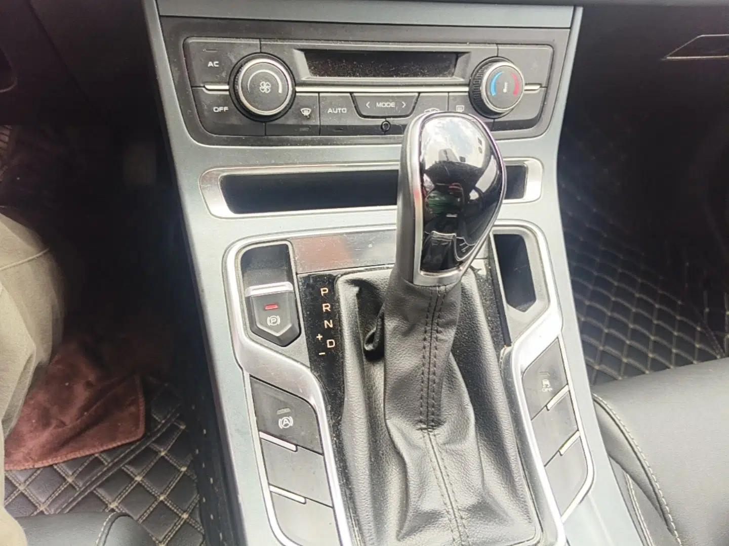 Geely Auto Emgrand 2020 1.5L CVT Upward Version — миниатюра 16