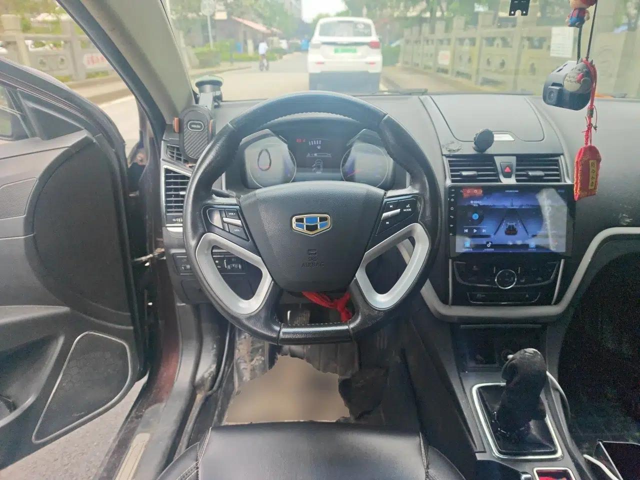 Geely Auto Emgrand 2016 Sedan 1.5L Manual Upward Edition — миниатюра 10