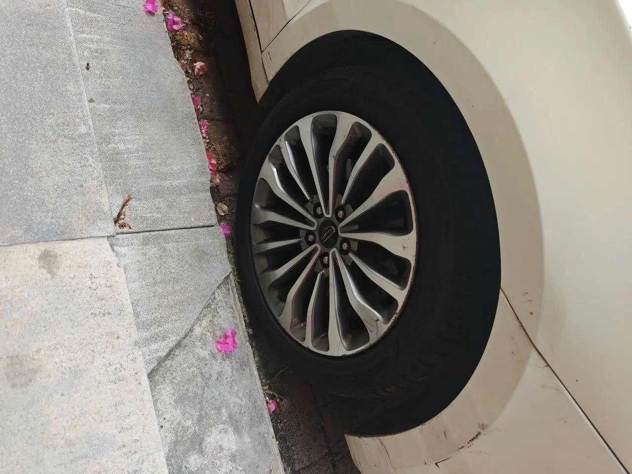 Geely Auto Emgrand GT 2015 1.8T Flagship Model — миниатюра 8
