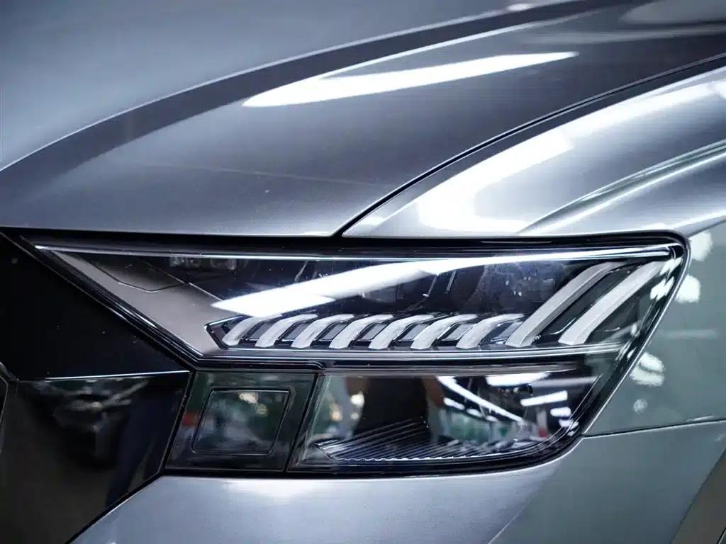 2021 Audi RS Q8 4.0T — миниатюра 20