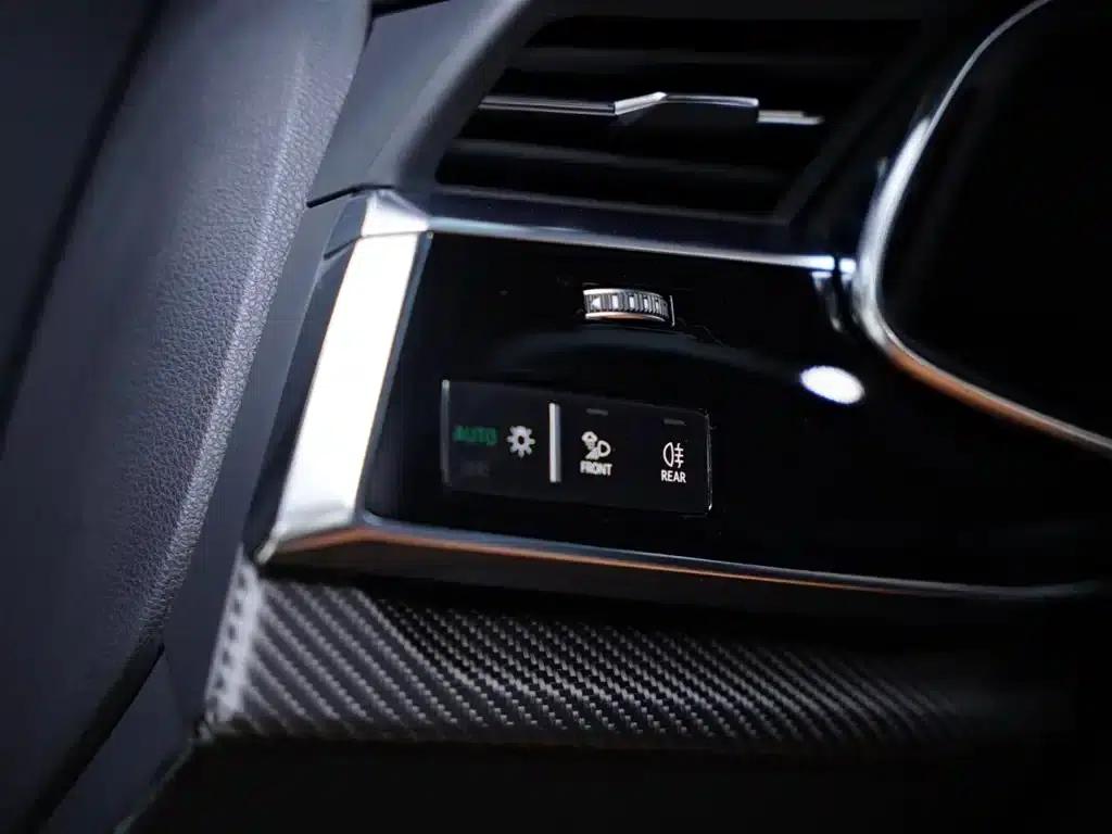 2021 Audi RS Q8 4.0T — миниатюра 37