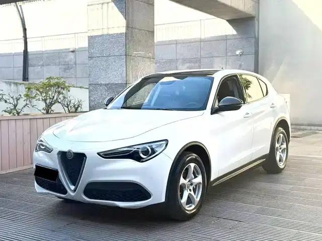 2017 Stelvio 2.0T 200HP Elite Edition