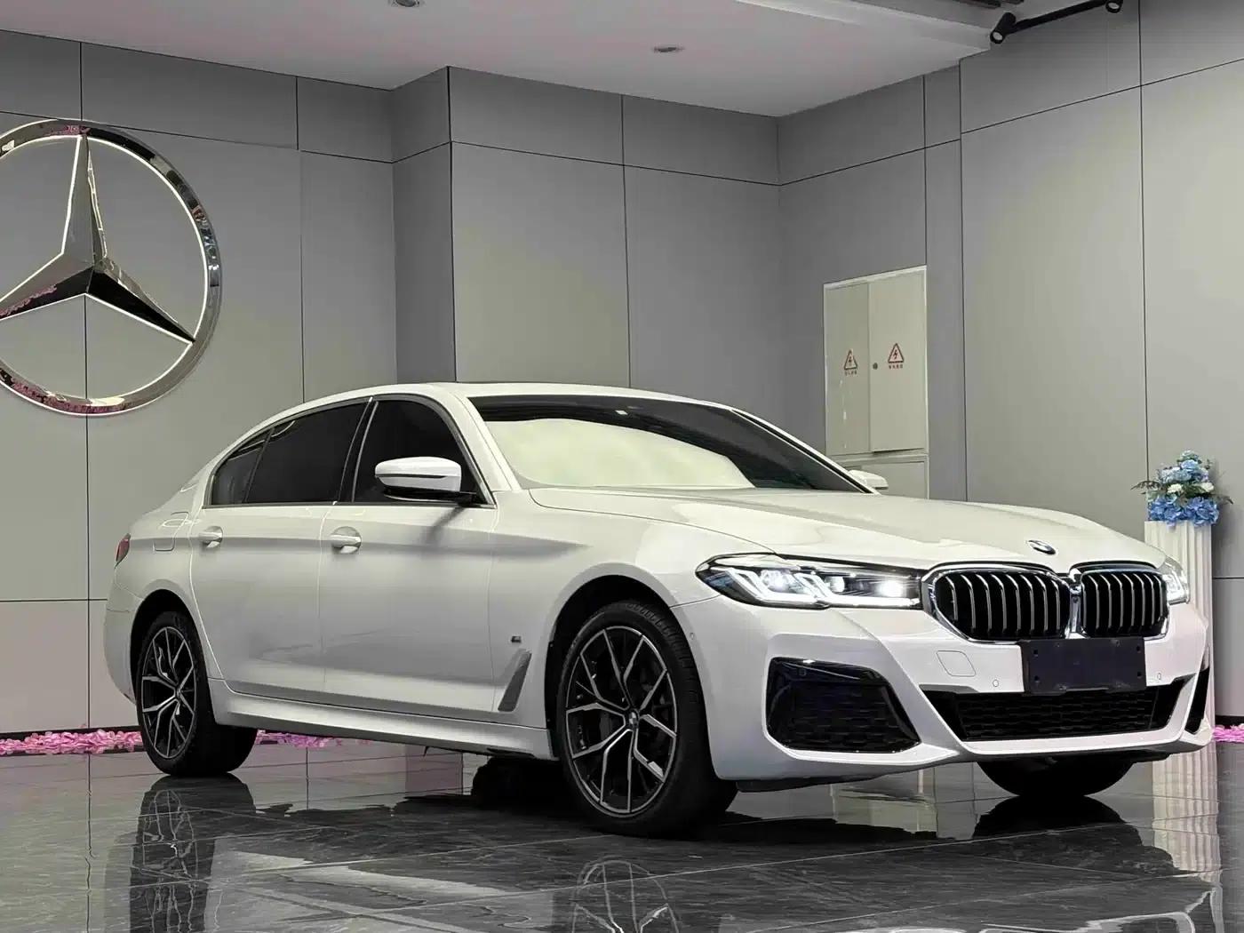 2022 BMW 5 Series Facelift 530Li Luxury M Sport Package — миниатюра 3