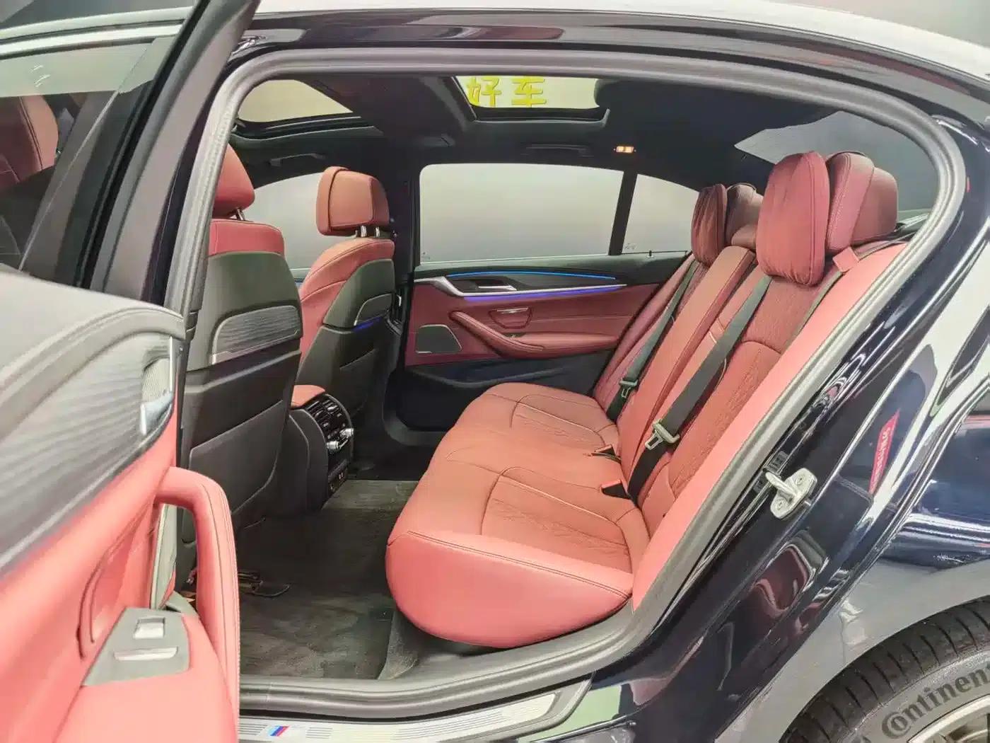 2023 BMW 5 Series 530Li Luxury M Sport Package — миниатюра 6