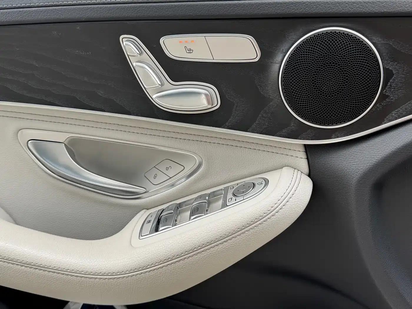 2016 Mercedes-Benz C-Class C 200 L Sport — миниатюра 13