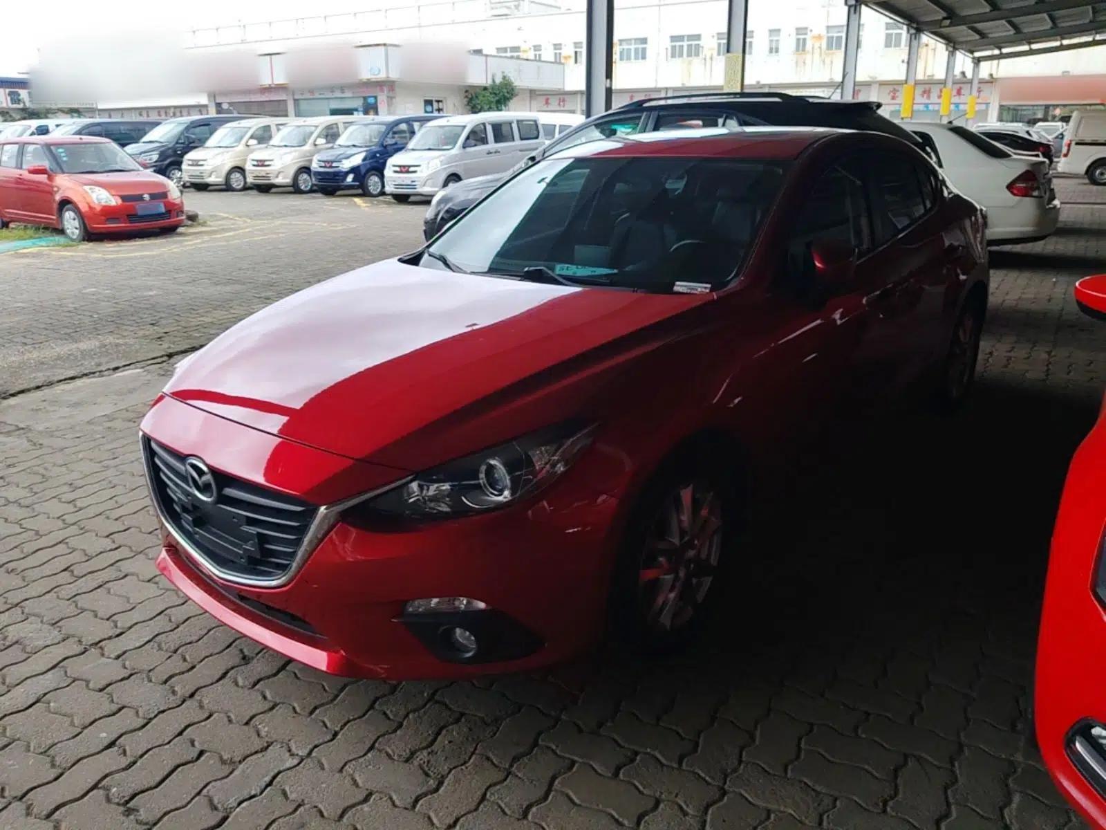 Mazda 3 Axela 2016 Sedan 1.5L Automatic Luxury Model — миниатюра 1
