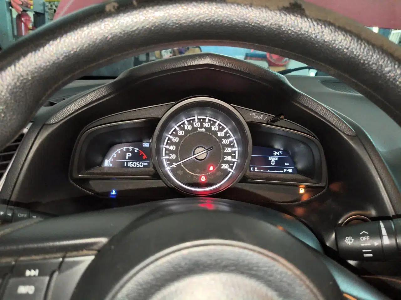 Mazda 3 Axela 2017 Sedan 1.5L Automatic Luxury Model Emission Standard China V — миниатюра 11