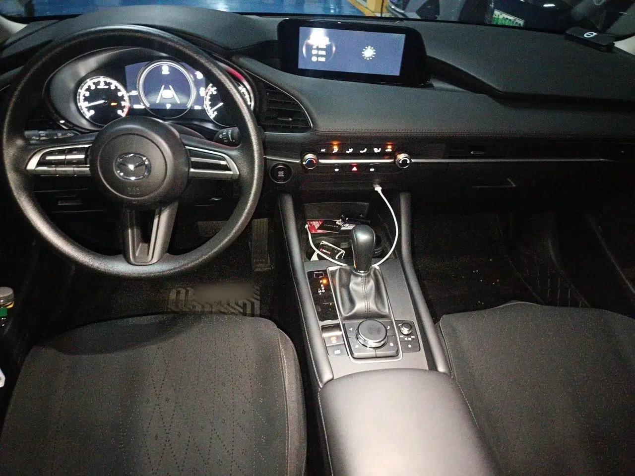 Mazda 3 Axela 2023 2.0L Automatic Zhiqing Edition — миниатюра 9