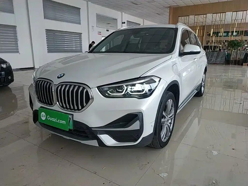 BMW X1 PHEV 2020 xDrive30Le Premium — миниатюра 1