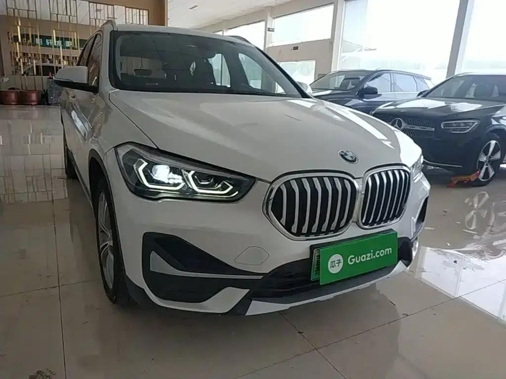 BMW X1 PHEV 2020 xDrive30Le Premium — миниатюра 4