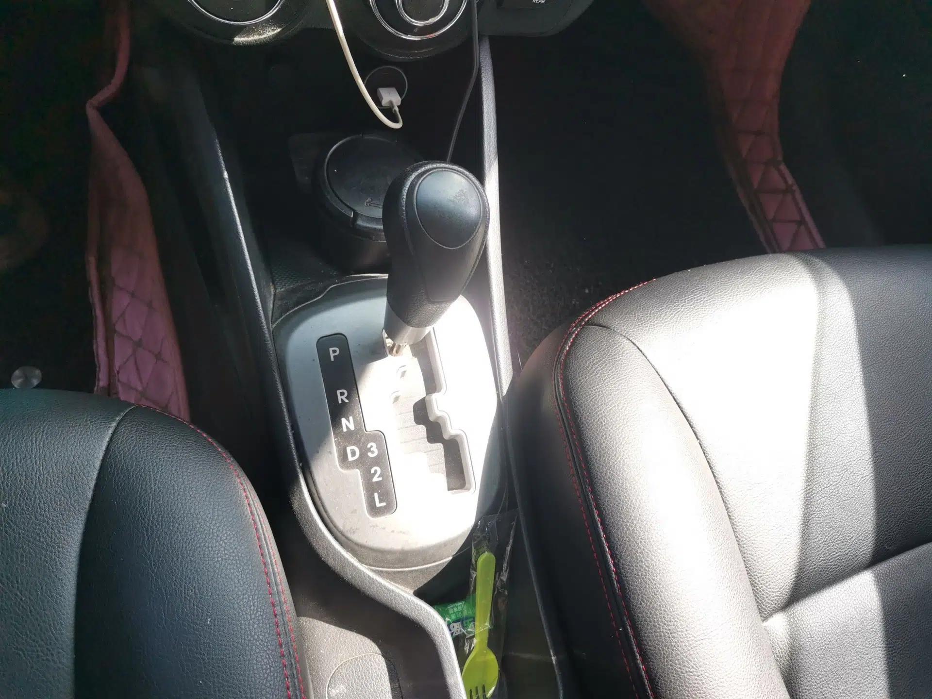 Kia K2 2011 Sedan 1.4L Automatic Top-Trim — миниатюра 14