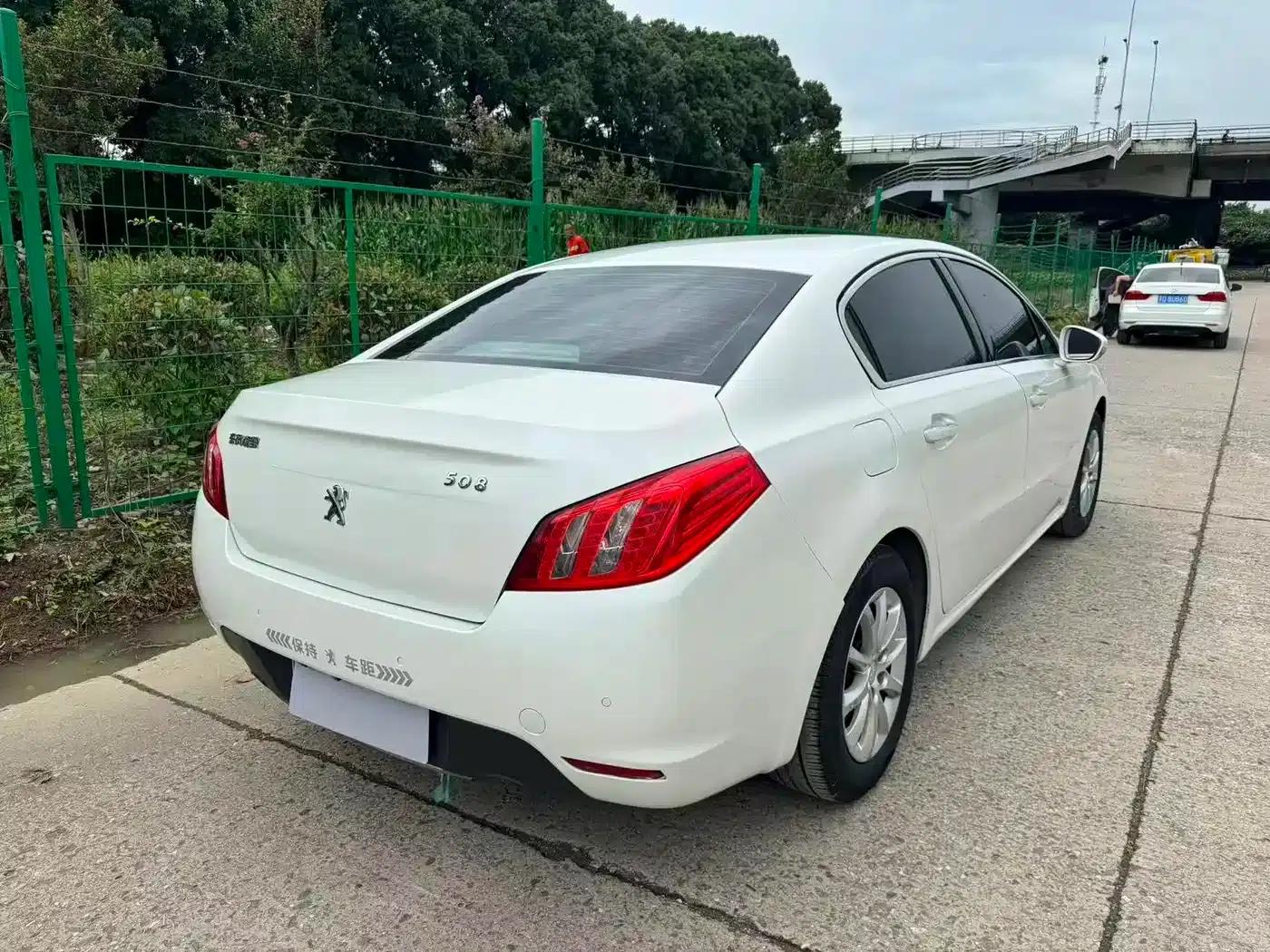 Peugeot 508 2013 2.0L 2nd Anniversary Edition with Automatic Sunroof Classic Version — миниатюра 15