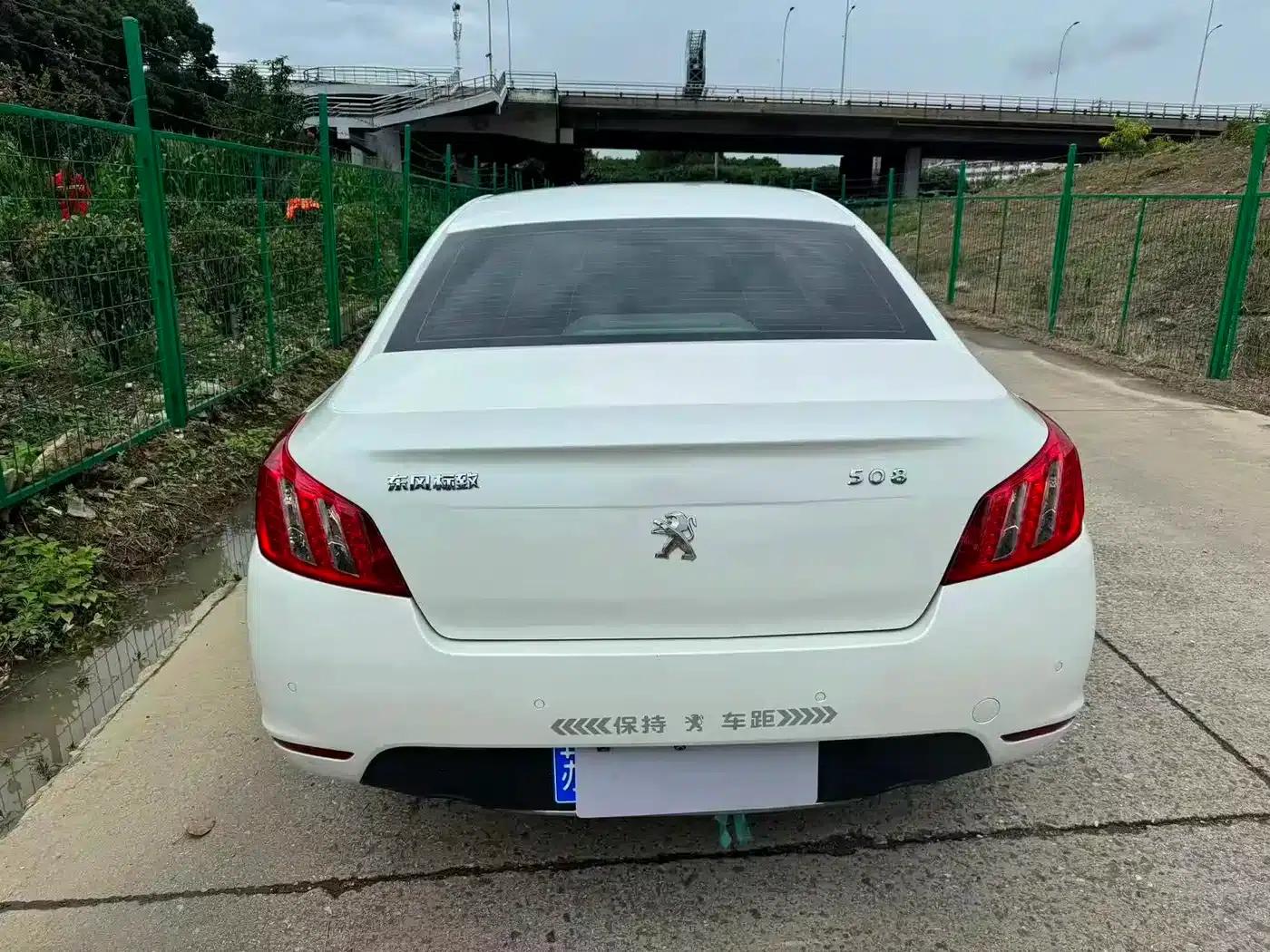 Peugeot 508 2013 2.0L 2nd Anniversary Edition with Automatic Sunroof Classic Version — миниатюра 4