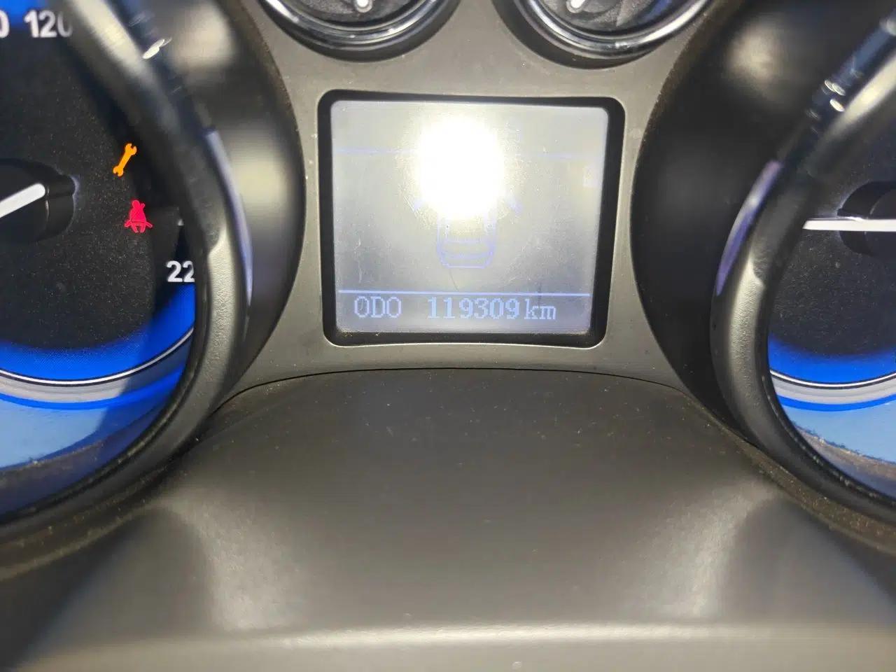 Chery E3 2013 1.5L Manual ZhiShang Model — миниатюра 12
