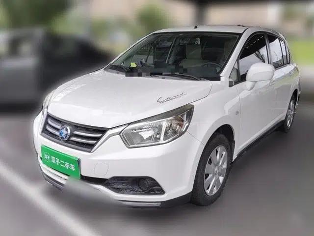 Venucia R50 2015 1.6L Manual Fashion Edition