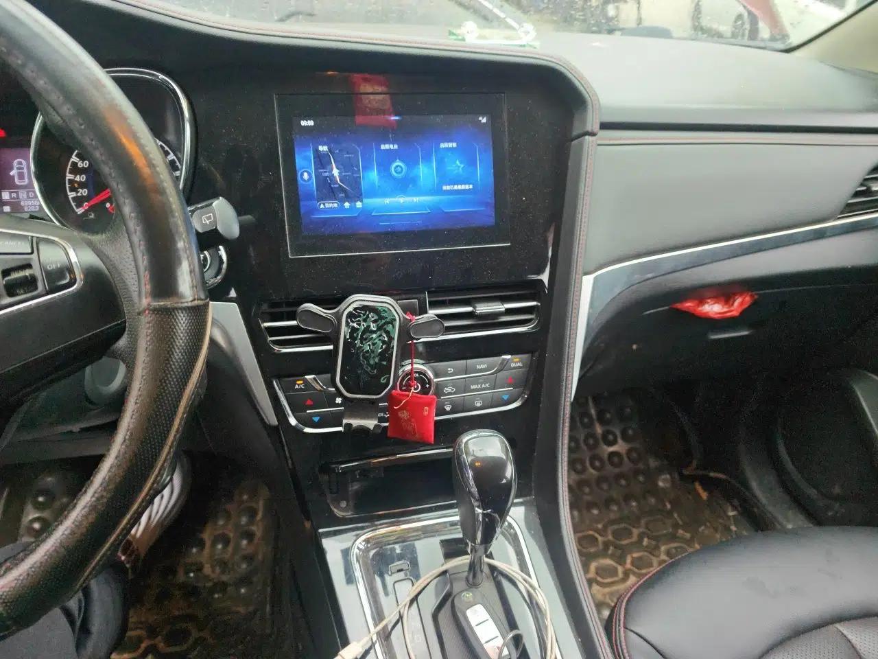 Venucia T70 2018 2.0L CVT Smart Enjoyment Version — миниатюра 13