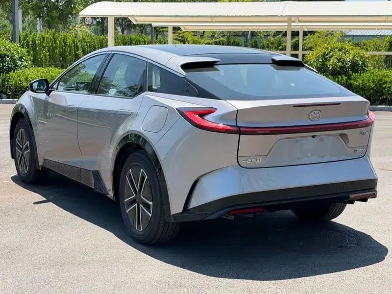 Toyota BZ5 2025 550 JOY — миниатюра 4