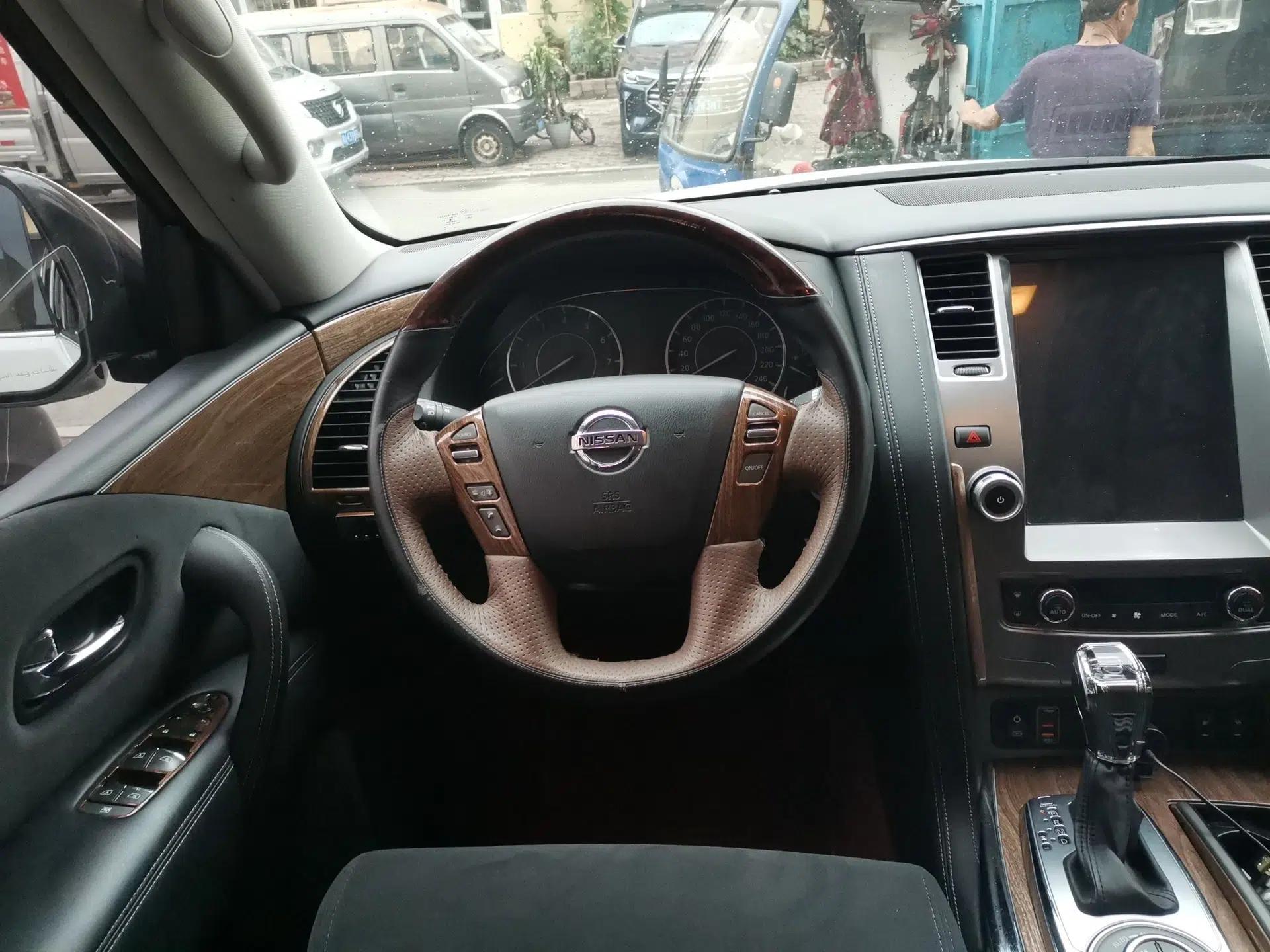 Nissan Patrol Patrol 4.0 Automatic Four-Wheel Drive — миниатюра 10