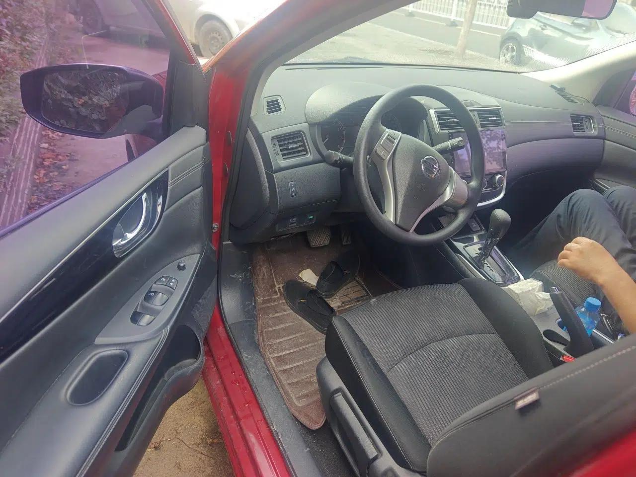 Nissan Tiida 2016 1.6L CVT Cool Dynamic Edition — миниатюра 16