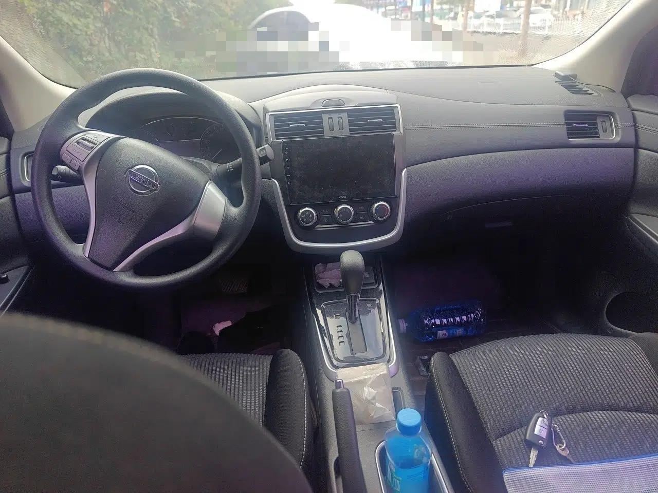 Nissan Tiida 2016 1.6L CVT Cool Dynamic Edition — миниатюра 9