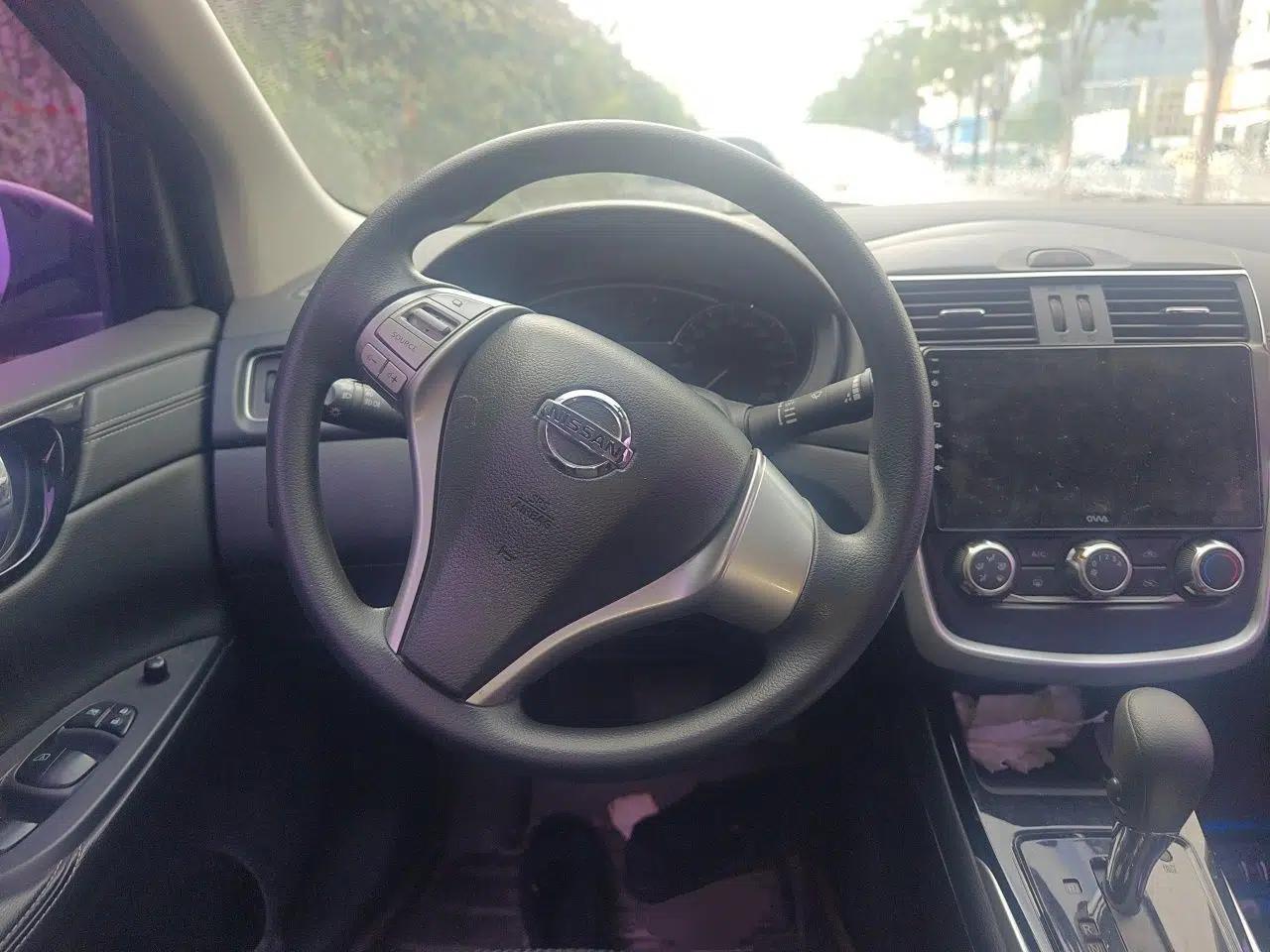 Nissan Tiida 2016 1.6L CVT Cool Dynamic Edition — миниатюра 10