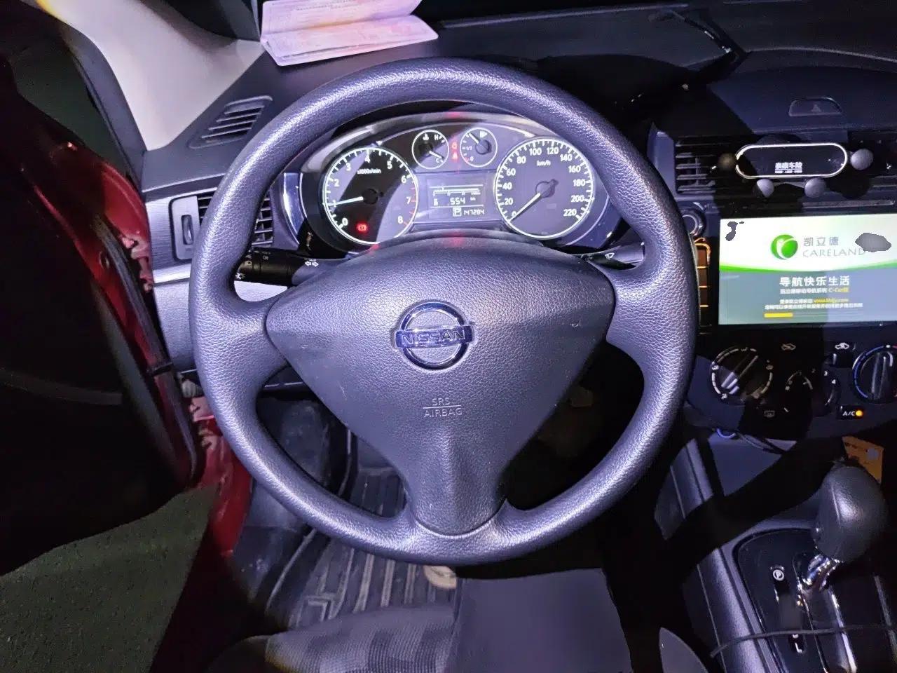 Nissan Tiida 2014 1.6L CVT Comfort Model — миниатюра 10