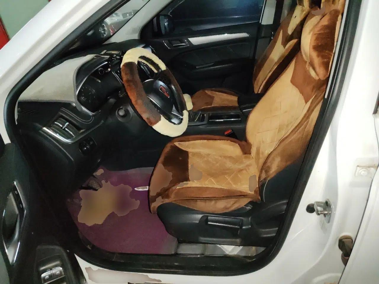 Roewe RX5 2016 20T Two-Wheel Drive Manual Flagship Edition — миниатюра 15