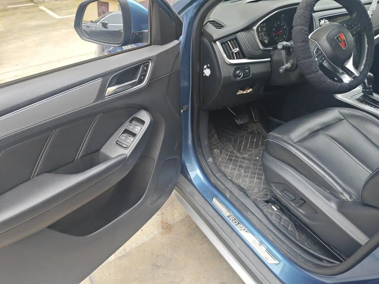 Roewe RX5 2018 20T Two-Wheel Drive Automatic Internet Smart Edition — миниатюра 16