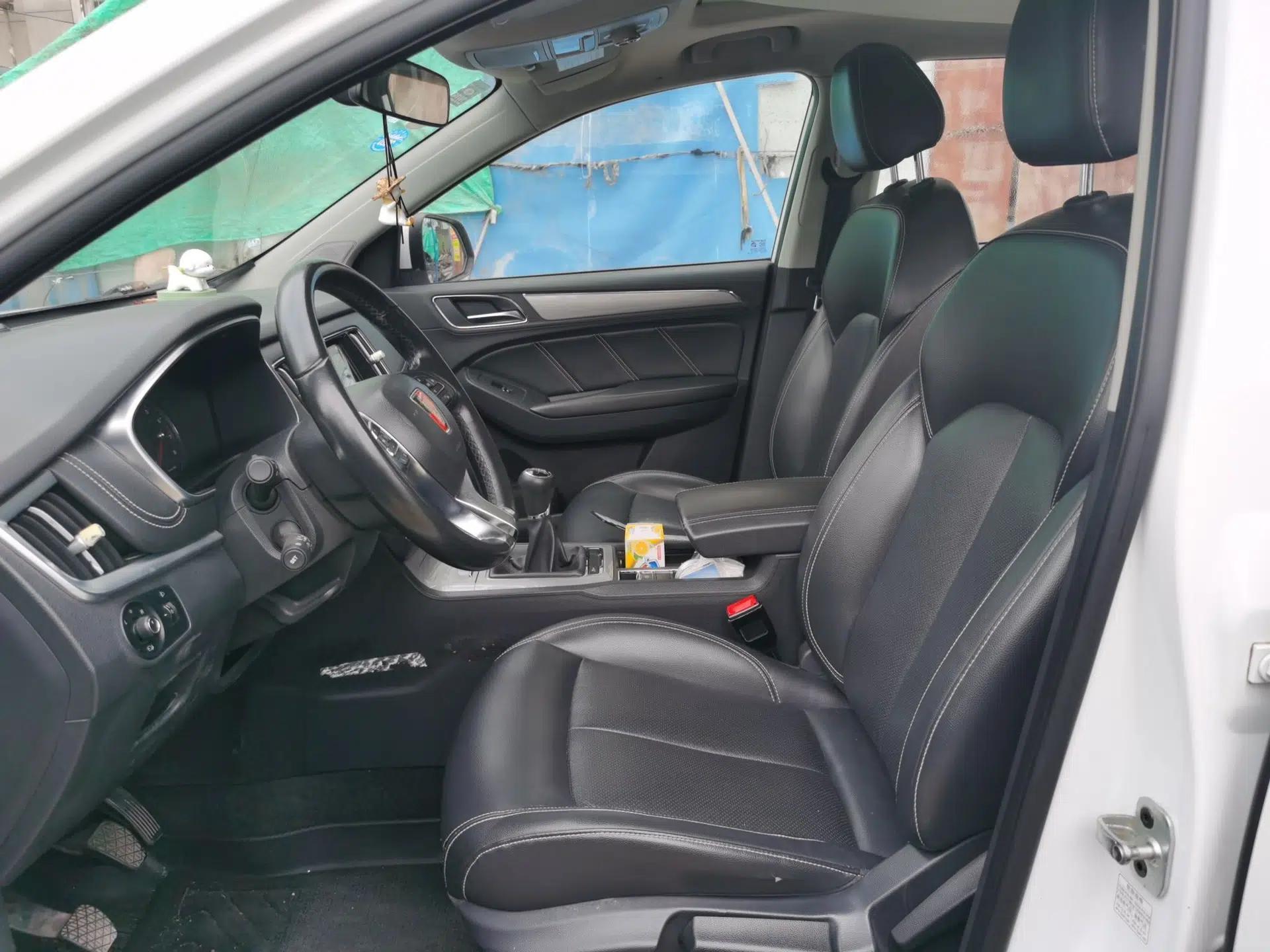 Roewe RX5 2018 20T Two-Wheel Drive Manual Internet Smart Edition — миниатюра 15