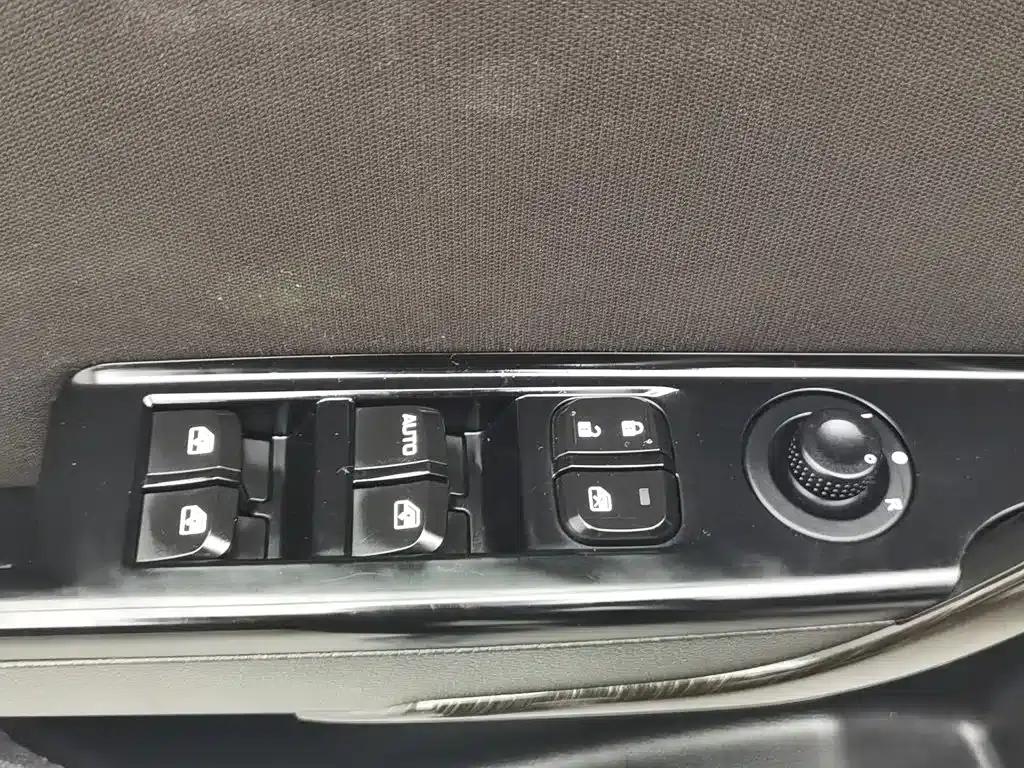 Baojun 310 2020 1.2L Manual Comfort Model — миниатюра 9
