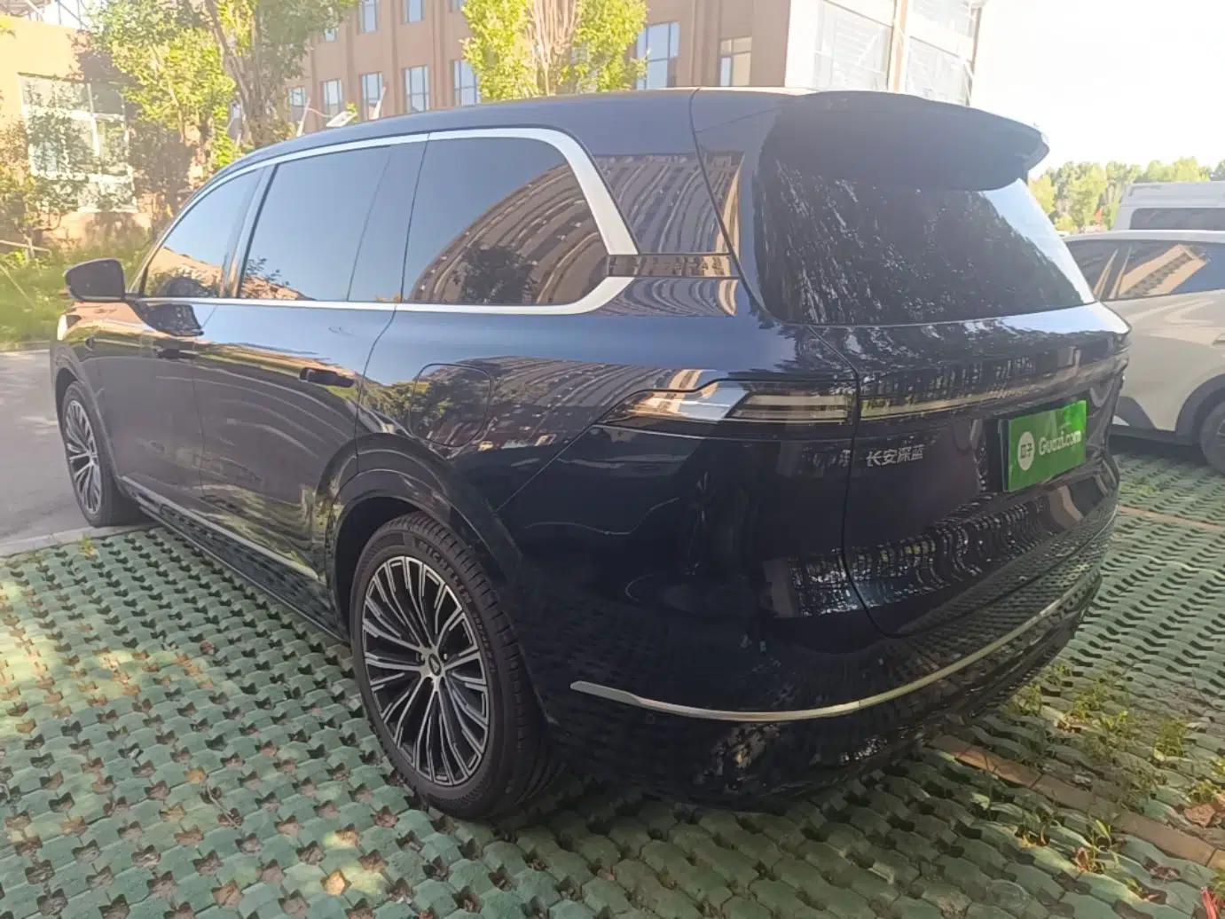 Deepal S09 2025 Four-Wheel Drive Ultra+ Custom Edition — миниатюра 4